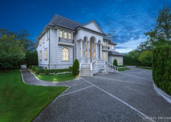 CRYPTOCURRENCY ACCEPTED AT PRIVATE AUCTION FOR LONG ISLAND MANSION