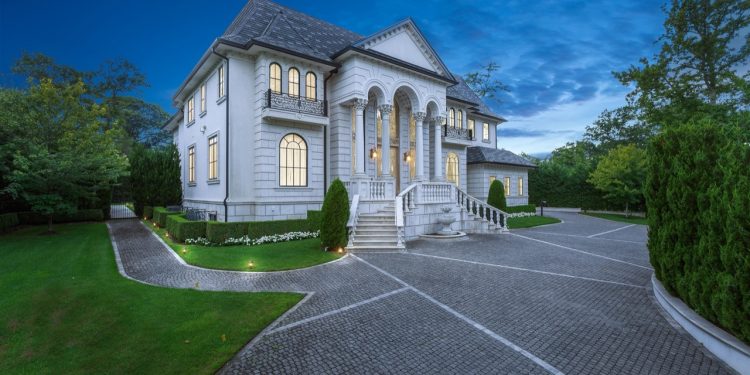 CRYPTOCURRENCY ACCEPTED AT PRIVATE AUCTION FOR LONG ISLAND MANSION